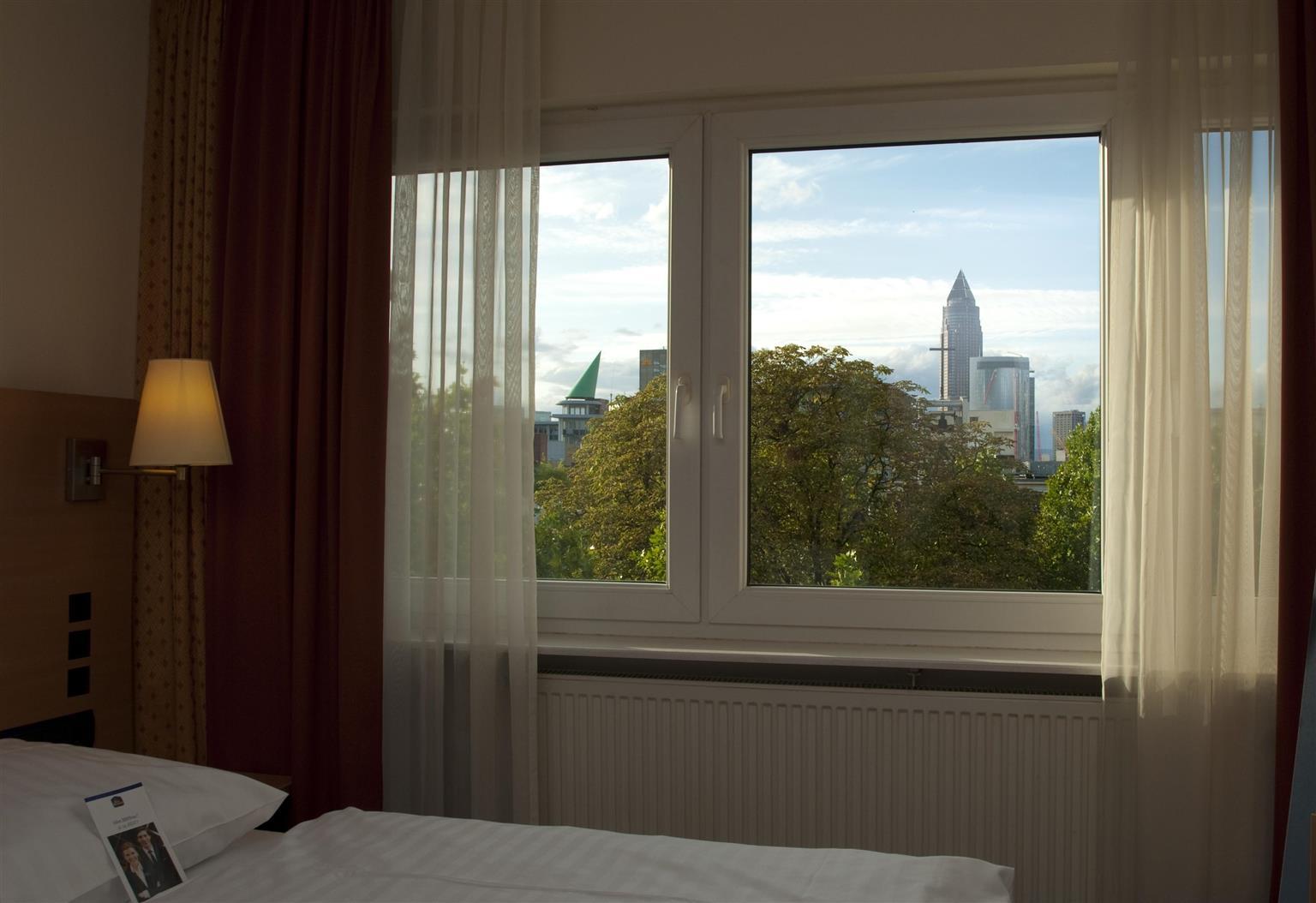 Hotel Plaza Франкфурт на Майн Екстериор снимка